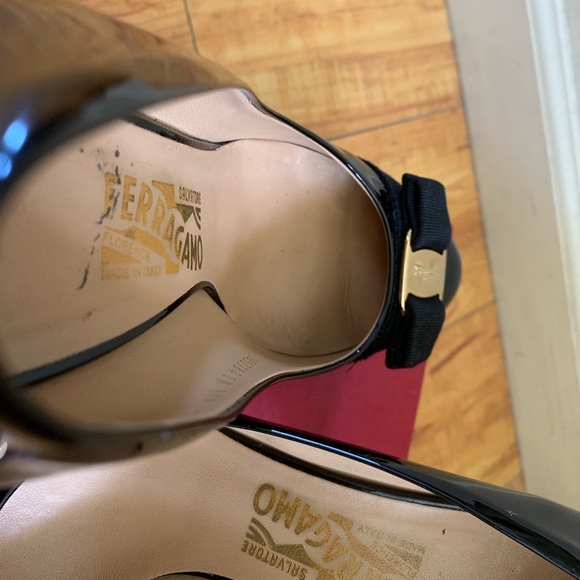 Salvatore Ferragamo Tina Patent leather heels - Picture 5 of 8